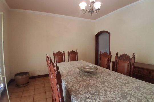 Sala de jantar de casa de condomínio para alugar com 4 quartos, 450m² em Sítio Barrocada, São Paulo