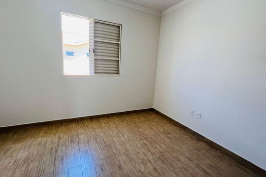 Casa à venda com 2 quartos, 78m² em Medeiros, Jundiaí