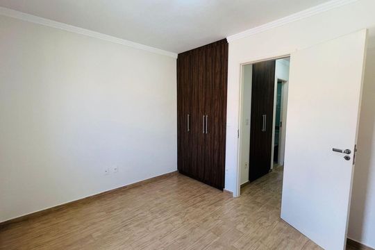 Casa à venda com 2 quartos, 78m² em Medeiros, Jundiaí