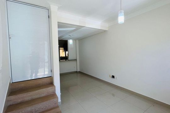 Casa à venda com 2 quartos, 78m² em Medeiros, Jundiaí