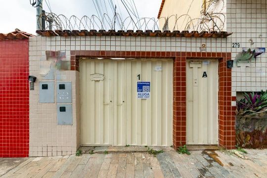 Fachada  de casa para alugar com 1 quarto, 80m² em Padre Eustáquio, Belo Horizonte