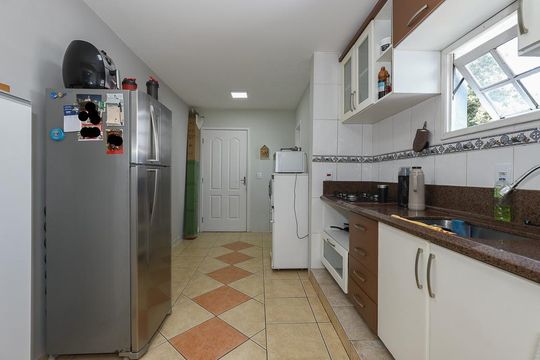 Cozinha de apartamento para alugar com 2 quartos, 90m² em Jardim Lindóia, Porto Alegre