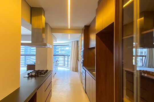 Cozinha de apartamento para alugar com 3 quartos, 196m² em Chácara Santo Antônio (zona Sul), São Paulo