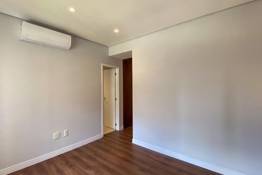 Quarto Suíte de apartamento para alugar com 3 quartos, 196m² em Chácara Santo Antônio (zona Sul), São Paulo