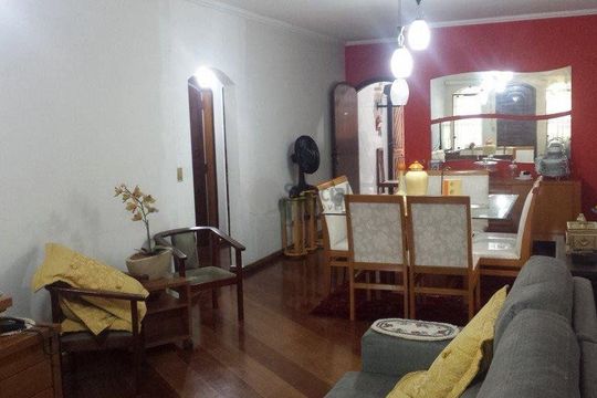 Casa à venda com 3 quartos, 220m² em Jardim Nice, São Paulo