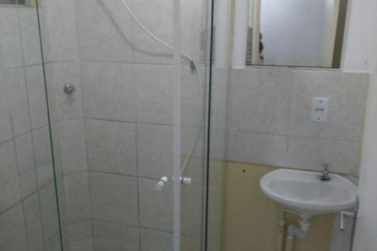Banheiro de apartamento à venda com 2 quartos, 52m² em Campo Novo, Porto Alegre