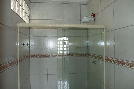 Casa para alugar com 3 quartos, 180m² em Jardim Sao Miguel, Cotia