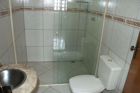 Casa para alugar com 3 quartos, 180m² em Jardim Sao Miguel, Cotia