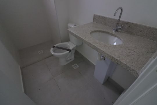 Banheiro da Suíte 1 de apartamento à venda com 2 quartos, 50m² em Vila Osasco, Osasco