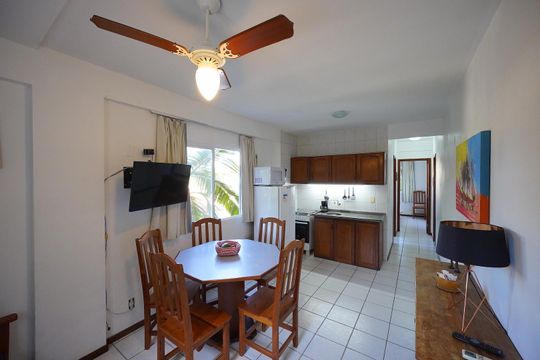 Sala de apartamento para alugar com 2 quartos, 39m² em Canasvieiras, Florianópolis