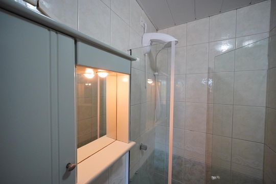 Banheiro de apartamento para alugar com 2 quartos, 39m² em Canasvieiras, Florianópolis