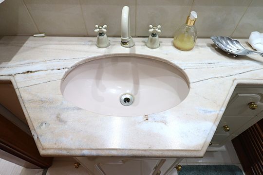 Banheiro da Suíte de apartamento à venda com 3 quartos, 243m² em Chácara das Pedras, Porto Alegre