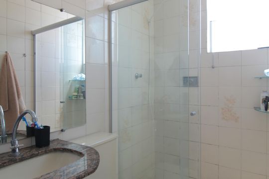 Banheiro Social de apartamento à venda com 2 quartos, 69m² em Santa Amelia, Belo Horizonte
