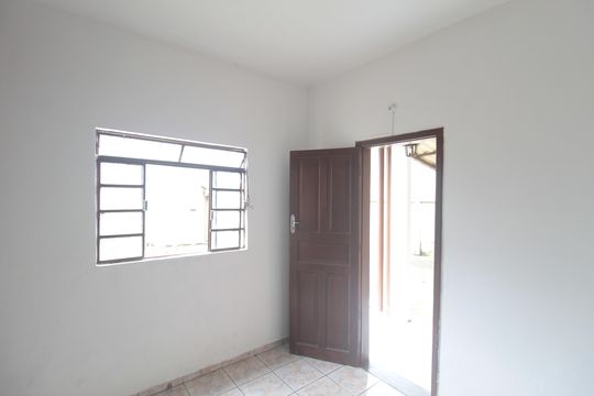 Casa à venda com 3 quartos, 300m² em Glória, Belo Horizonte