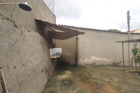 Quintal de casa à venda com 3 quartos, 300m² em Glória, Belo Horizonte