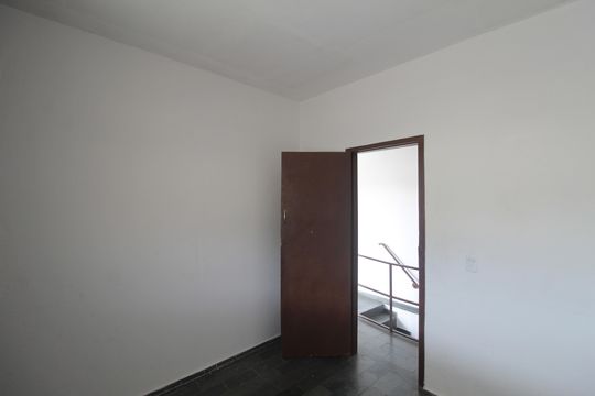 Quarto 1 de casa à venda com 3 quartos, 300m² em Glória, Belo Horizonte