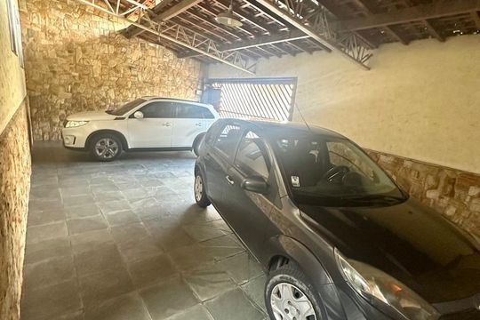 Casa para alugar com 3 quartos, 350m² em Vila Bela, São Paulo
