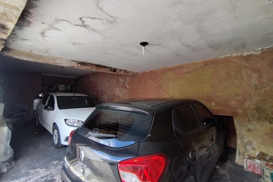Garagem de casa à venda com 5 quartos, 200m² em Jardim Seckler, São Paulo