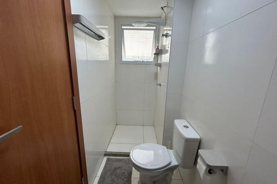 Banheiro de apartamento para alugar com 1 quarto, 24m² em Jardim Placaford, Salvador