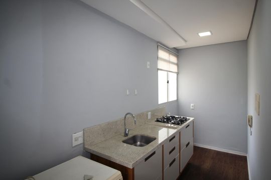 Cozinha de apartamento à venda com 2 quartos, 42m² em Mário Quintana, Porto Alegre
