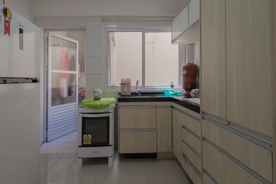 Cozinha de apartamento para alugar com 2 quartos, 55m² em Jardim Nilza Miranda, Mauá