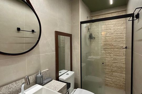Banheiro de apartamento para alugar com 1 quarto, 46m² em Ondina, Salvador