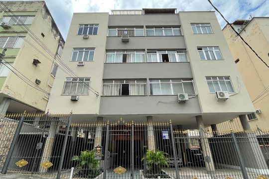 Fachada de apartamento à venda com 2 quartos, 72m² em Tijuca, Rio de Janeiro
