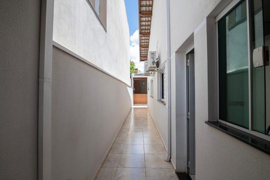 Corredor Lateral de casa para alugar com 3 quartos, 188m² em Jardim Residencial Firenze, Hortolândia