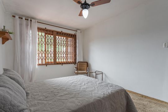 Quarto 1 de casa à venda com 4 quartos, 301m² em Jardim Itu, Porto Alegre
