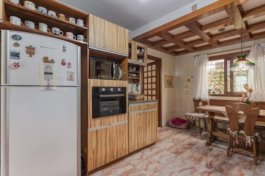 Cozinha de casa à venda com 4 quartos, 301m² em Jardim Itu, Porto Alegre