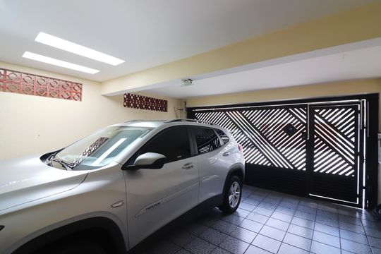 Garagem de casa à venda com 5 quartos, 191m² em Anchieta, São Bernardo do Campo