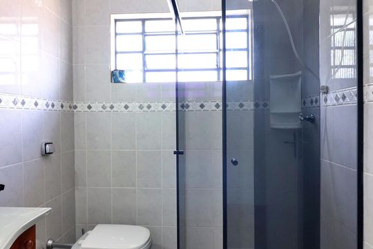Banheiro Social de casa à venda com 5 quartos, 191m² em Anchieta, São Bernardo do Campo