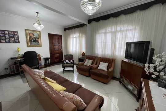 Casa à venda com 3 quartos, 120m² em Vila Tiradentes, São Paulo
