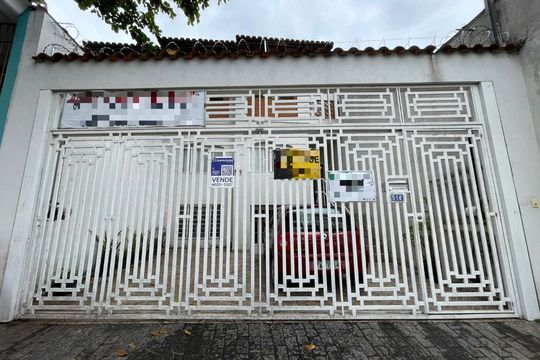 Fachada com a Plaquinha instalada Código ZNHJ-1540 de casa à venda com 3 quartos, 120m² em Vila Tiradentes, São Paulo