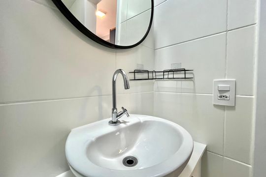 Banheiro de kitnet/studio à venda com 1 quarto, 25m² em Vila Santa Catarina, São Paulo