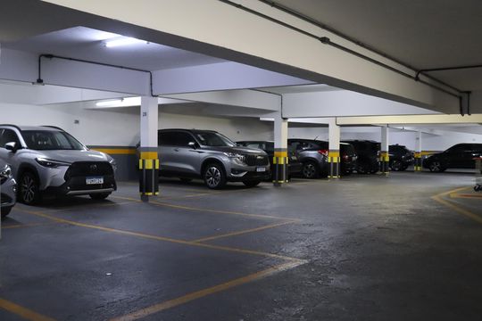 Garagem de kitnet/studio à venda com 1 quarto, 25m² em Consolação, São Paulo