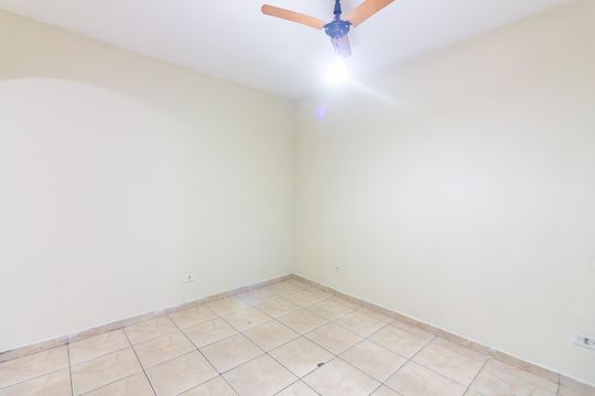 Quarto de casa para alugar com 1 quarto, 60m² em Jardim Primeiro de Maio (chacara Fazendinha), Osasco