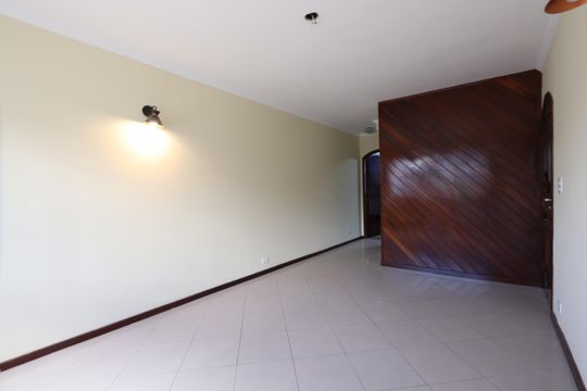 Sala de casa à venda com 4 quartos, 135m² em Vila Nova, São Paulo