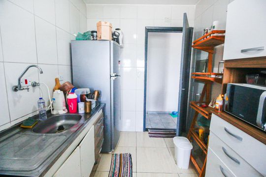 Cozinha de apartamento à venda com 2 quartos, 53m² em Jardim Monte Alegre, Taboão da Serra