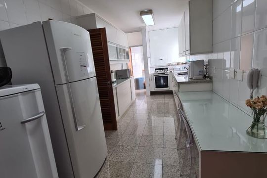 Apartamento para alugar com 3 quartos, 145m² em Aclimação, São Paulo
