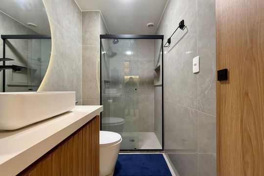 Banheiro  de apartamento à venda com 1 quarto, 41m² em Chácara Santo Antônio (zona Sul), São Paulo