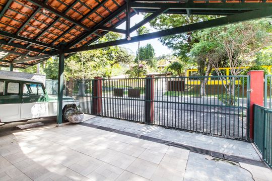 Garagem de casa de condomínio para alugar com 5 quartos, 10230m² em Chacara Santa Lucia dos Ypes, Carapicuíba