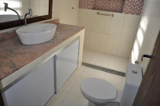 Casa à venda com 3 quartos, 500m² em Encantado, Rio de Janeiro