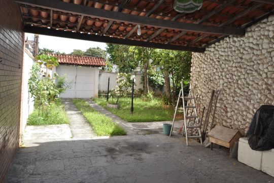 Casa à venda com 3 quartos, 500m² em Encantado, Rio de Janeiro