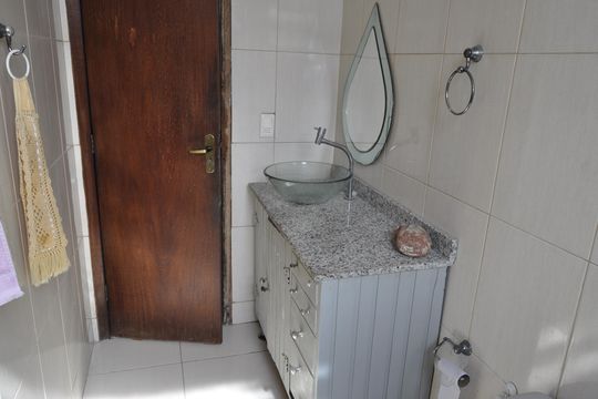 Casa à venda com 3 quartos, 500m² em Encantado, Rio de Janeiro