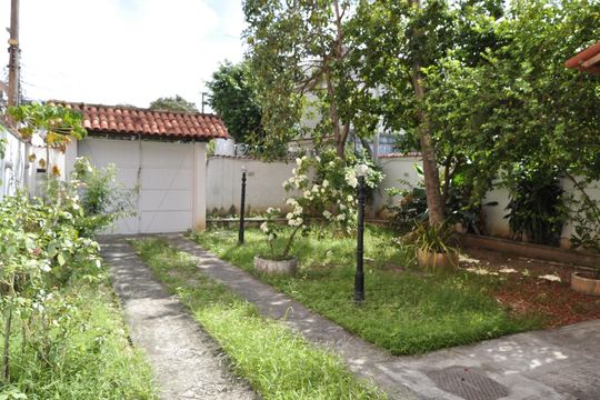 Casa à venda com 3 quartos, 500m² em Encantado, Rio de Janeiro