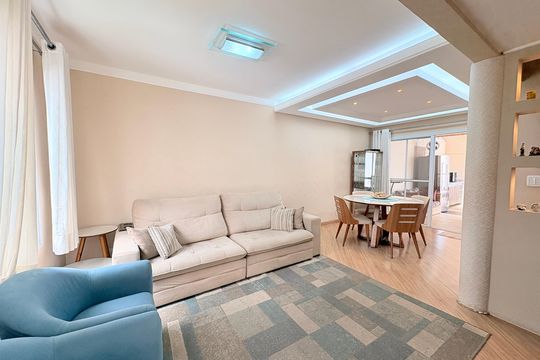 Sala de casa de condomínio à venda com 3 quartos, 110m² em Jardim Shangai, Jundiaí