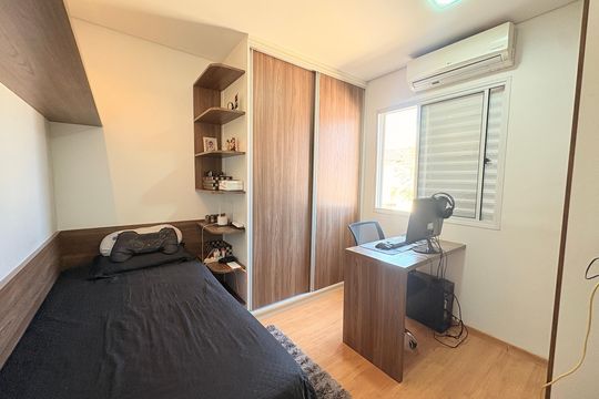 Quarto 2 de casa de condomínio à venda com 3 quartos, 110m² em Jardim Shangai, Jundiaí