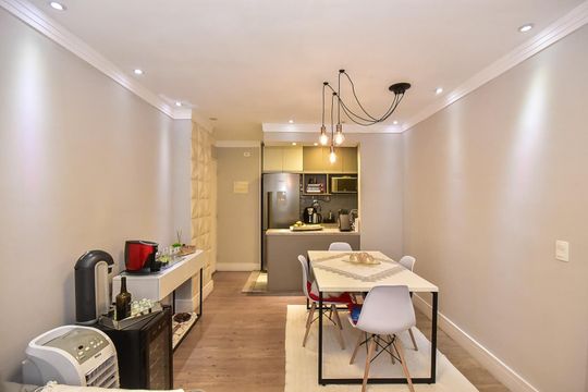 Sala de apartamento à venda com 2 quartos, 80m² em Jardim Monte Kemel, São Paulo