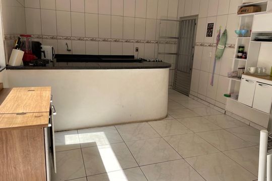 Casa para alugar com 3 quartos, 180m² em Jardim Casa Branca, Betim